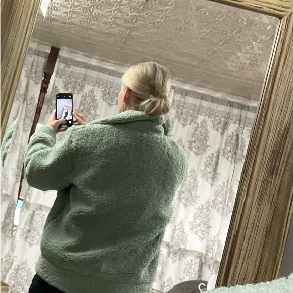 Soft green boucle jacket size LG - Picture 6 of 6
